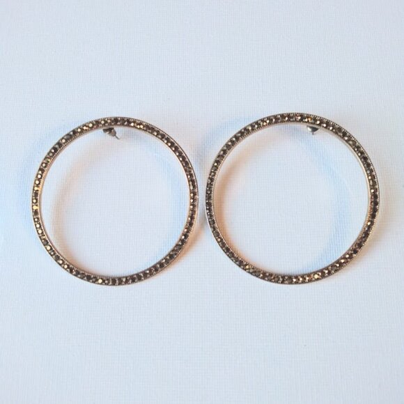Lot of 7 Hoop Earrings Gold Toned Rhinestone Costume Jewelry Large Pierced Ears - Picture 4 of 15
